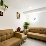 Oyo 89631 988 Hotel