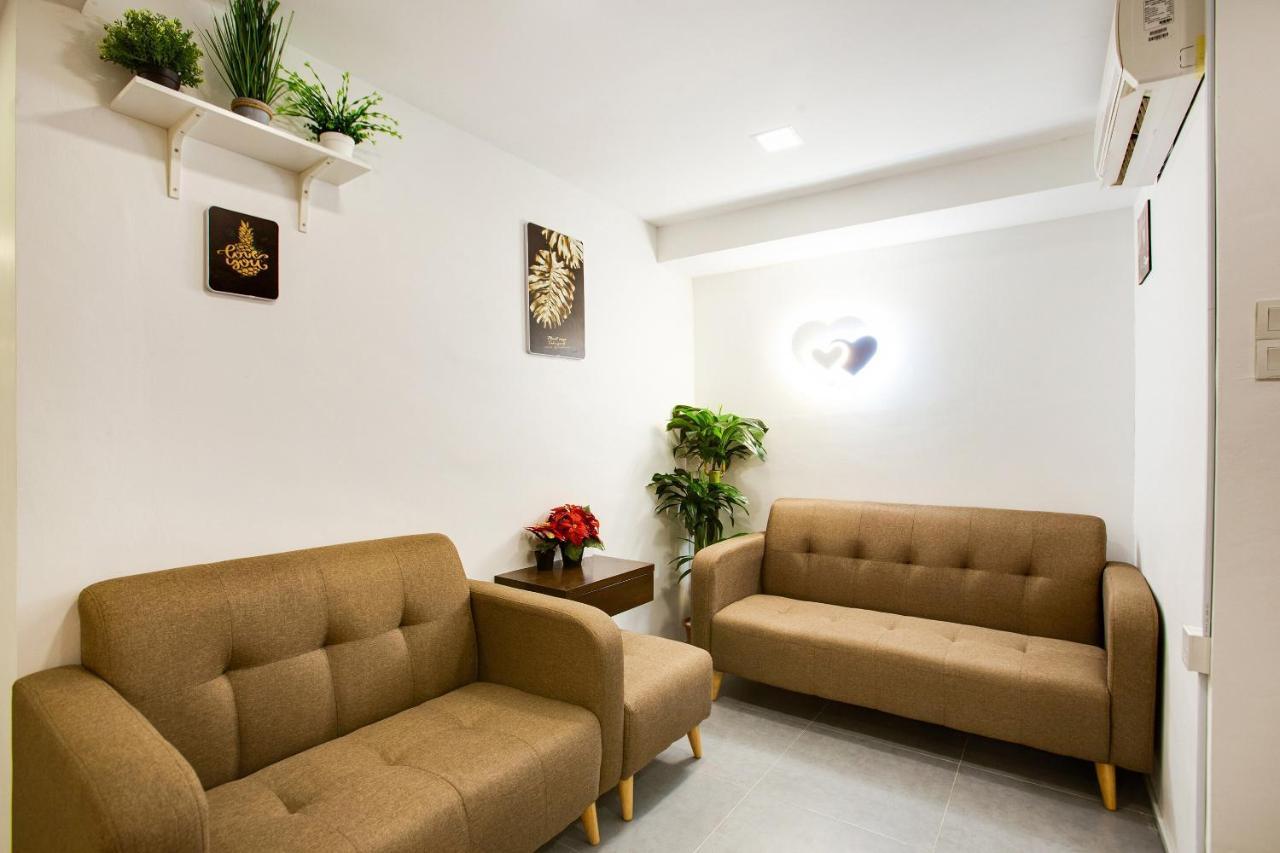 Oyo 89631 988 2*